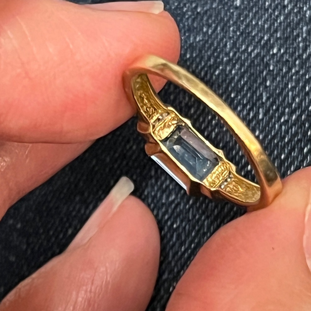 14K Gold Blue Topaz ring, size 6 - Picture 7 of 15
